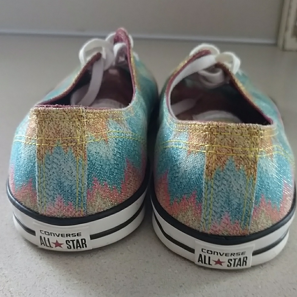 Converse - Picture 3 of 4